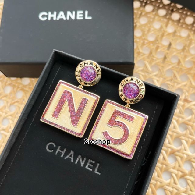 CHANEL 피어싱