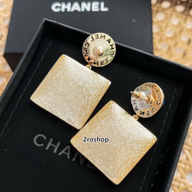 CHANEL 피어싱