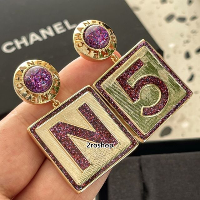 CHANEL 피어싱