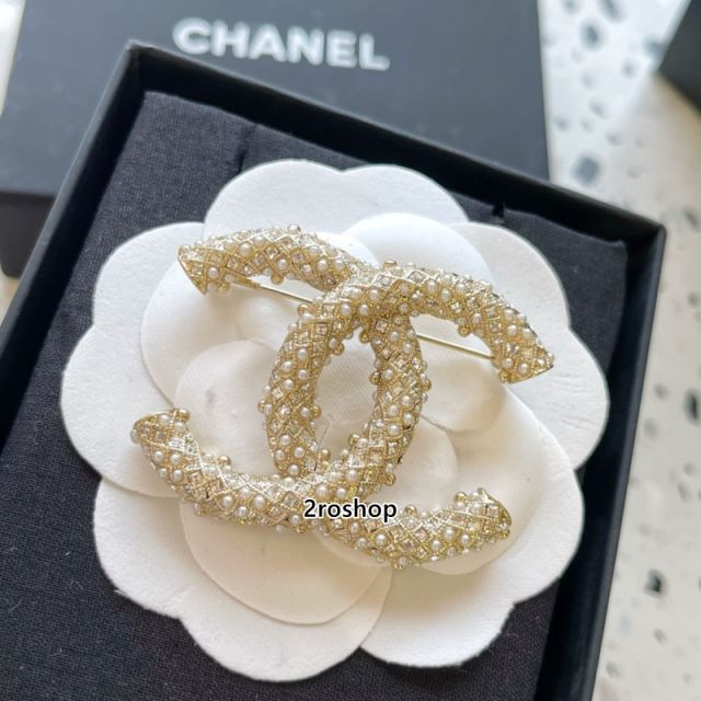CHANEL 브로치