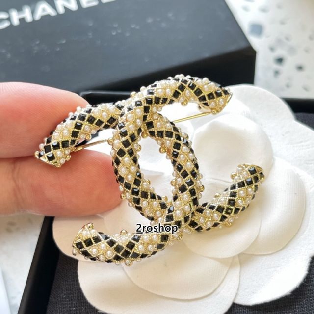 CHANEL 브로치