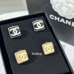 CHANEL 피어싱