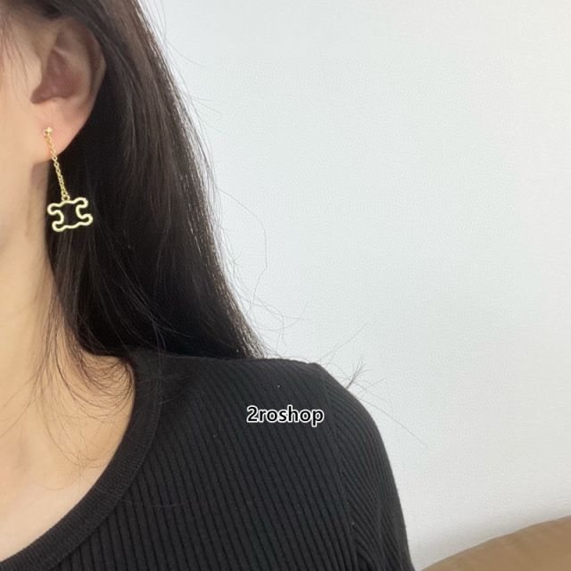 CELINE 피어싱