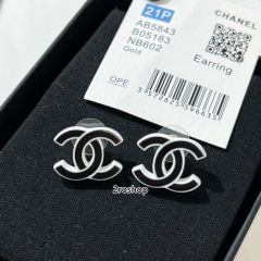 CHANEL 피어싱