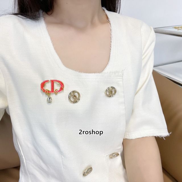 DIOR 브로치