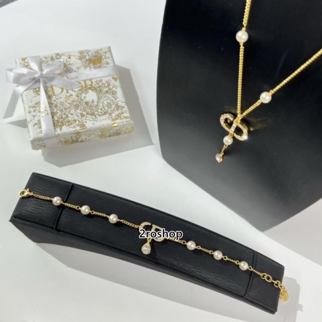 DIOR 목걸이