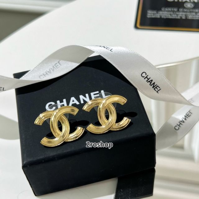 CHANEL 피어싱