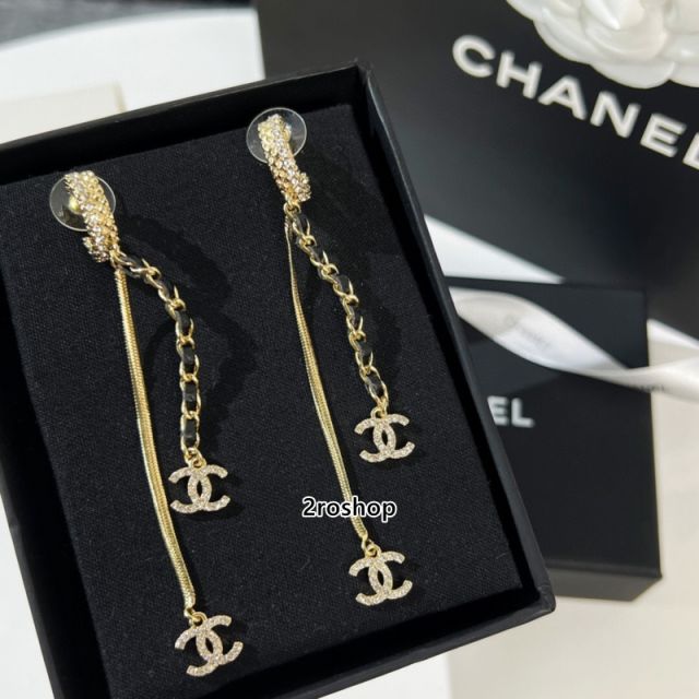 CHANEL 피어싱