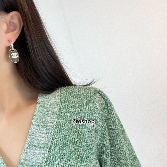 CHANEL 피어싱