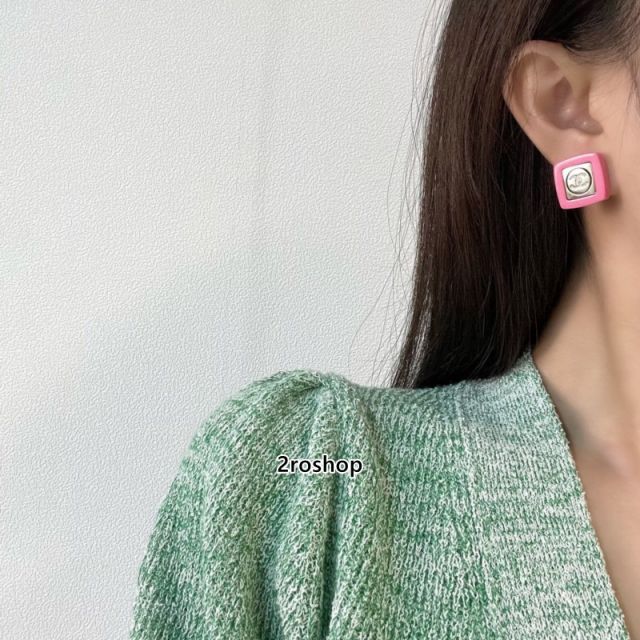 CHANEL 피어싱
