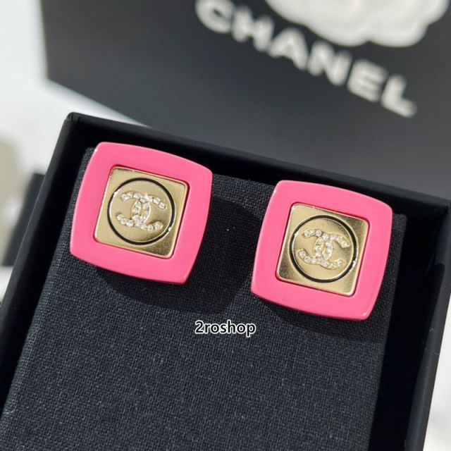 CHANEL 피어싱