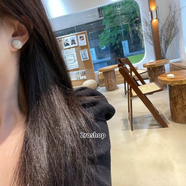 CHANEL 피어싱