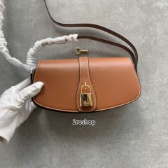 셀린느타부스트랩클러치