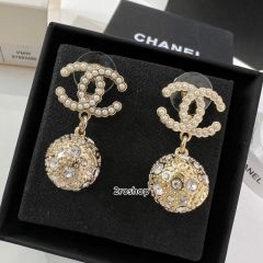 CHANEL 피어싱