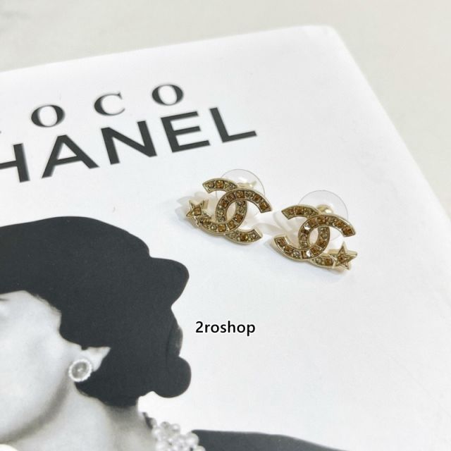 CHANEL 피어싱