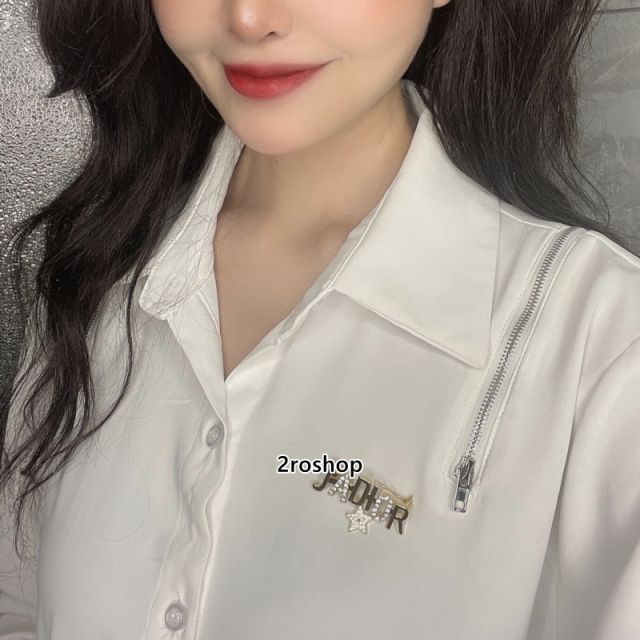 DIOR 브로치