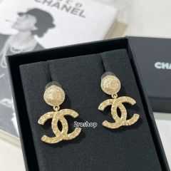 CHANEL 피어싱