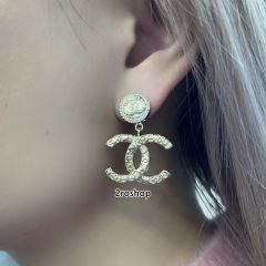 CHANEL 피어싱