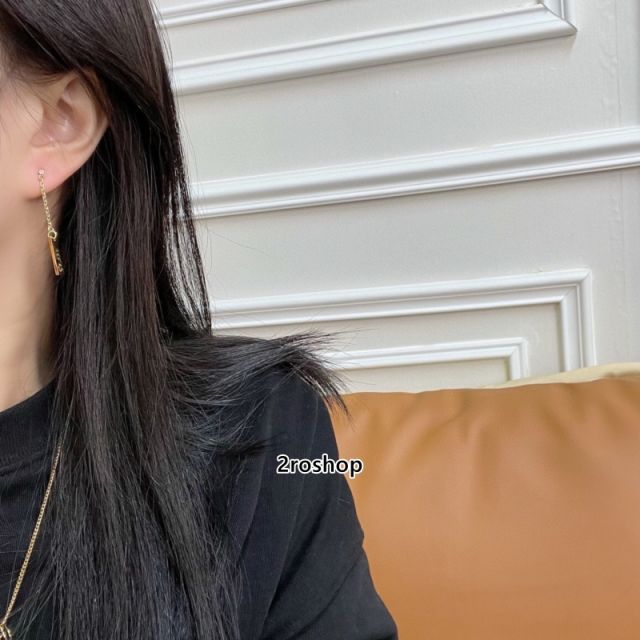 CELINE 피어싱
