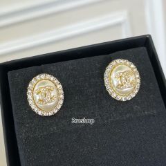 CHANEL 피어싱