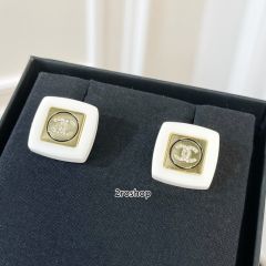 CHANEL 피어싱