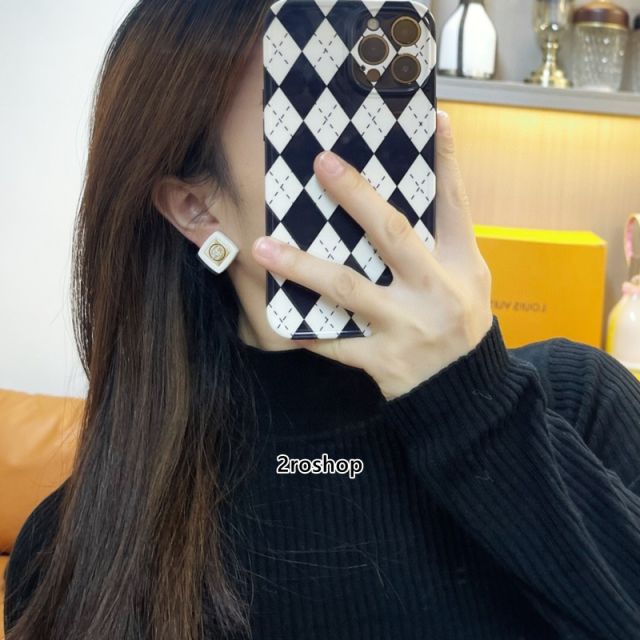 CHANEL 피어싱