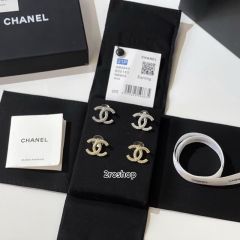 CHANEL 피어싱