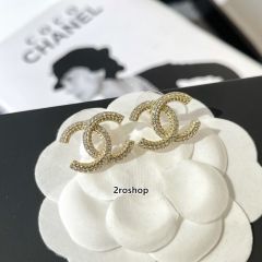 CHANEL 피어싱