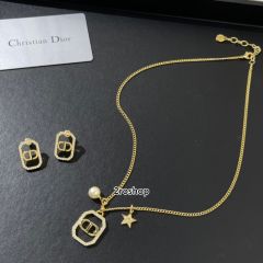 DIOR 목걸이