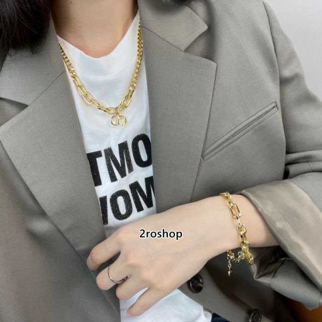 DIOR 목걸이