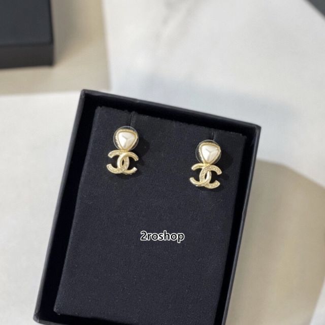 CHANEL 피어싱