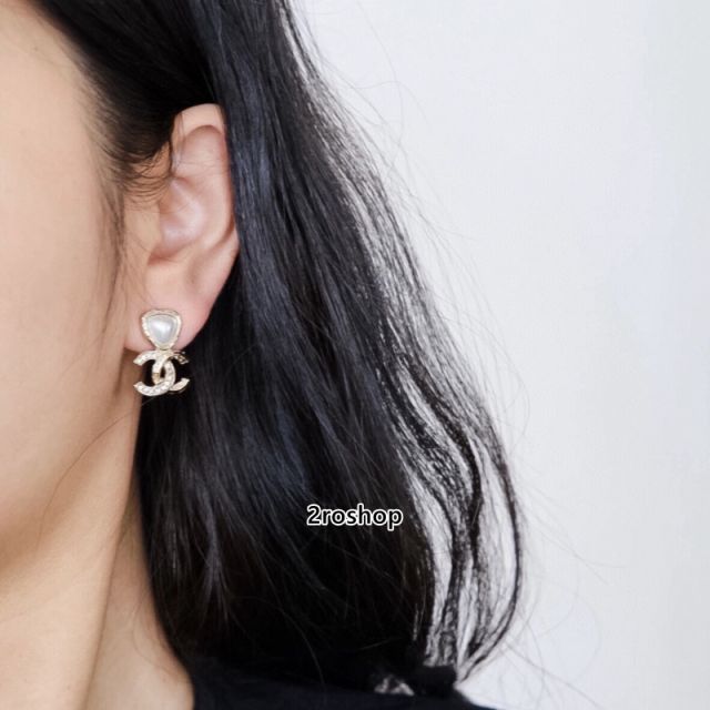 CHANEL 피어싱
