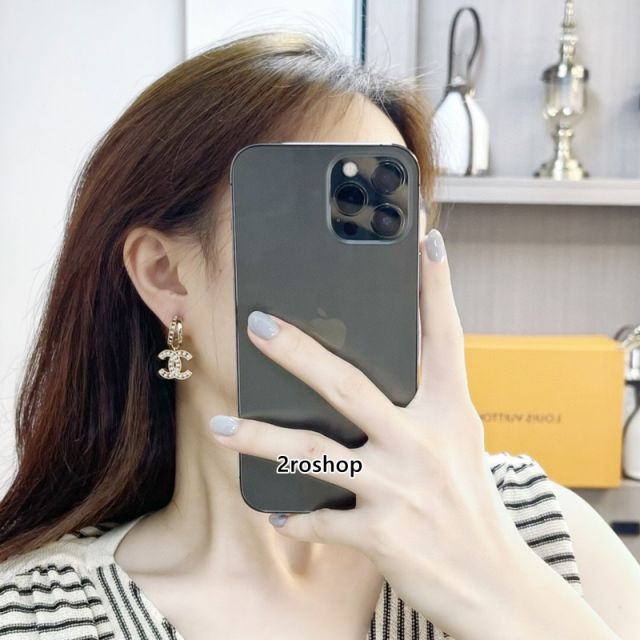 CHANEL 피어싱