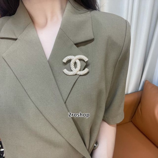 CHANEL 브로치