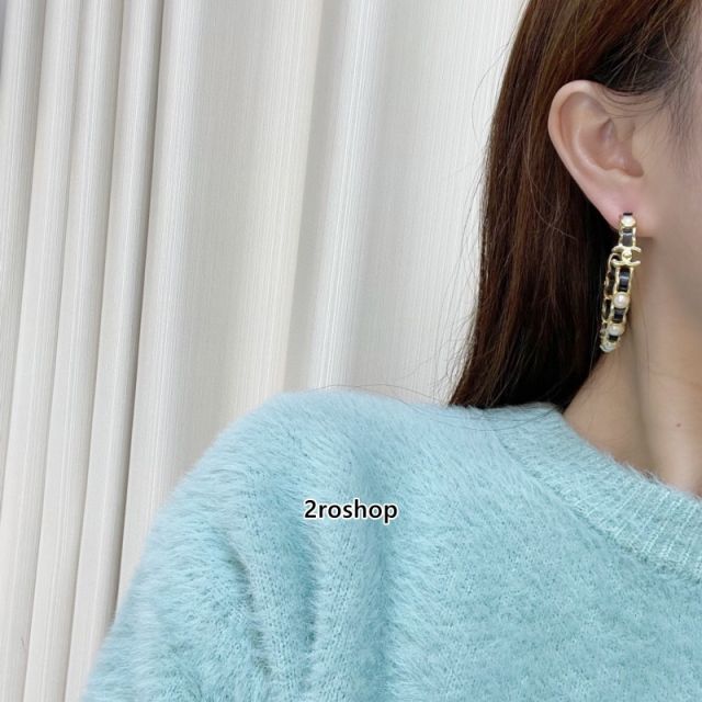 CHANEL 피어싱