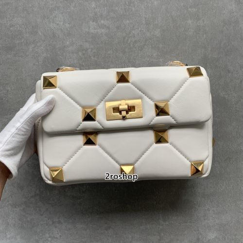 발렌티노플랩백