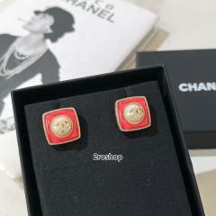 CHANEL 피어싱