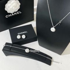 CHANEL 팔찌