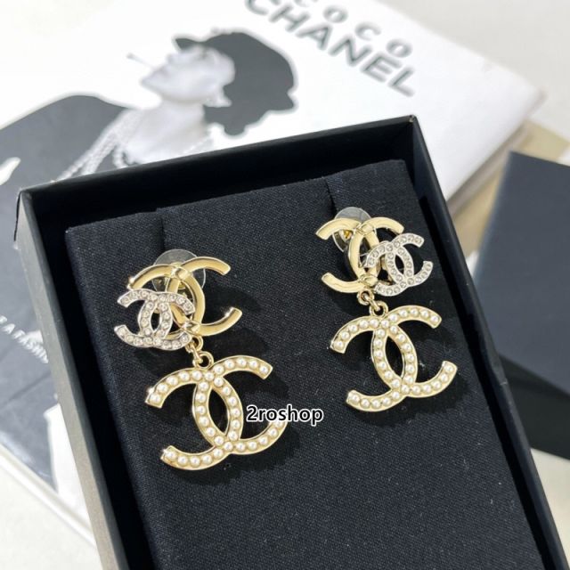 CHANEL 피어싱