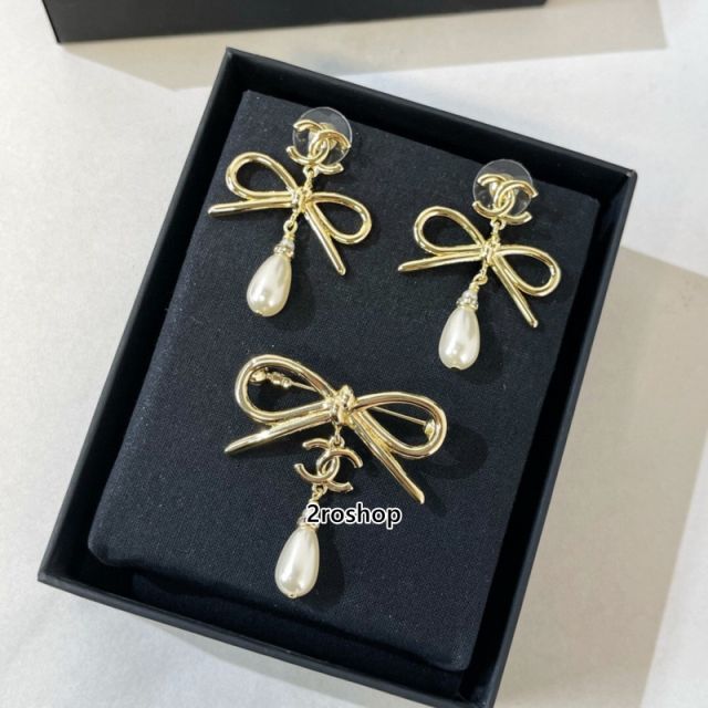 CHANEL 브로치