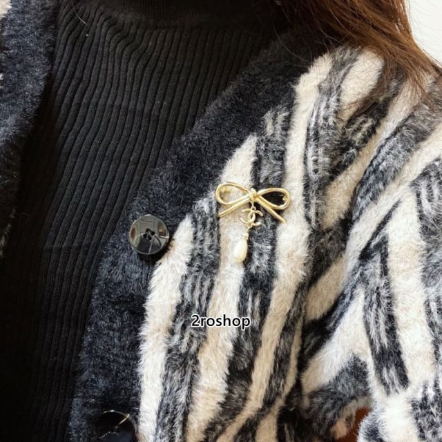 CHANEL 브로치