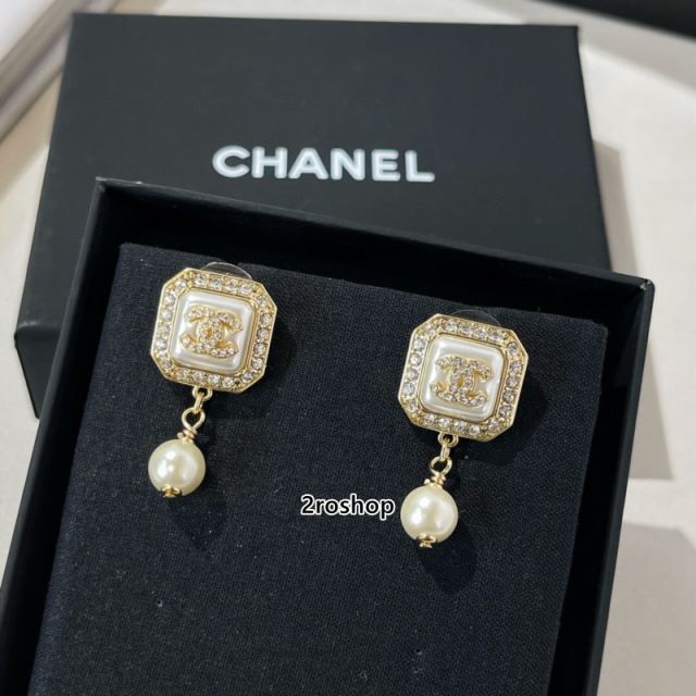 CHANEL 피어싱