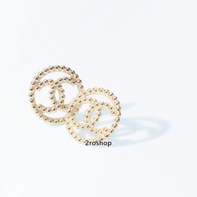 CHANEL 피어싱