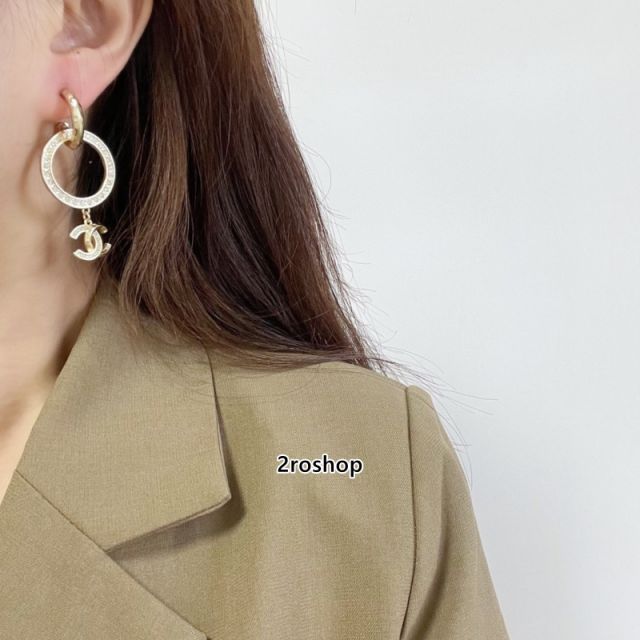 CHANEL 피어싱