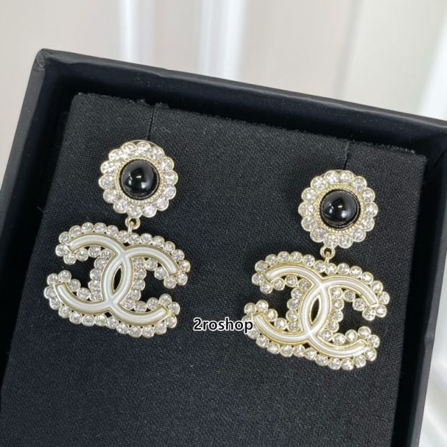 CHANEL 피어싱