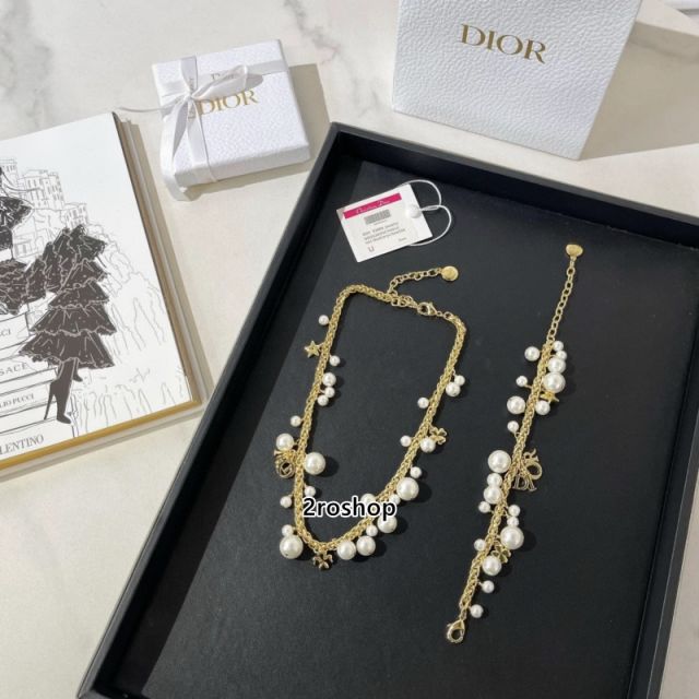 DIOR 목걸이