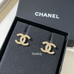 CHANEL 피어싱