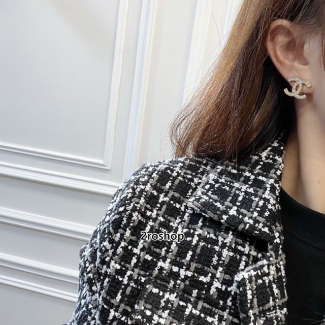CHANEL 피어싱