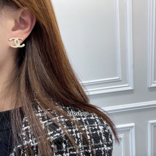 CHANEL 피어싱