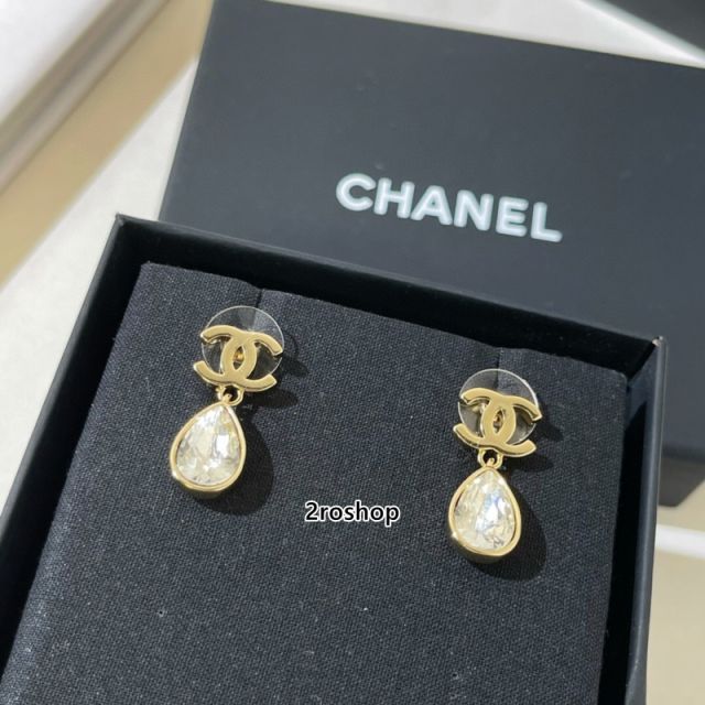 CHANEL 피어싱